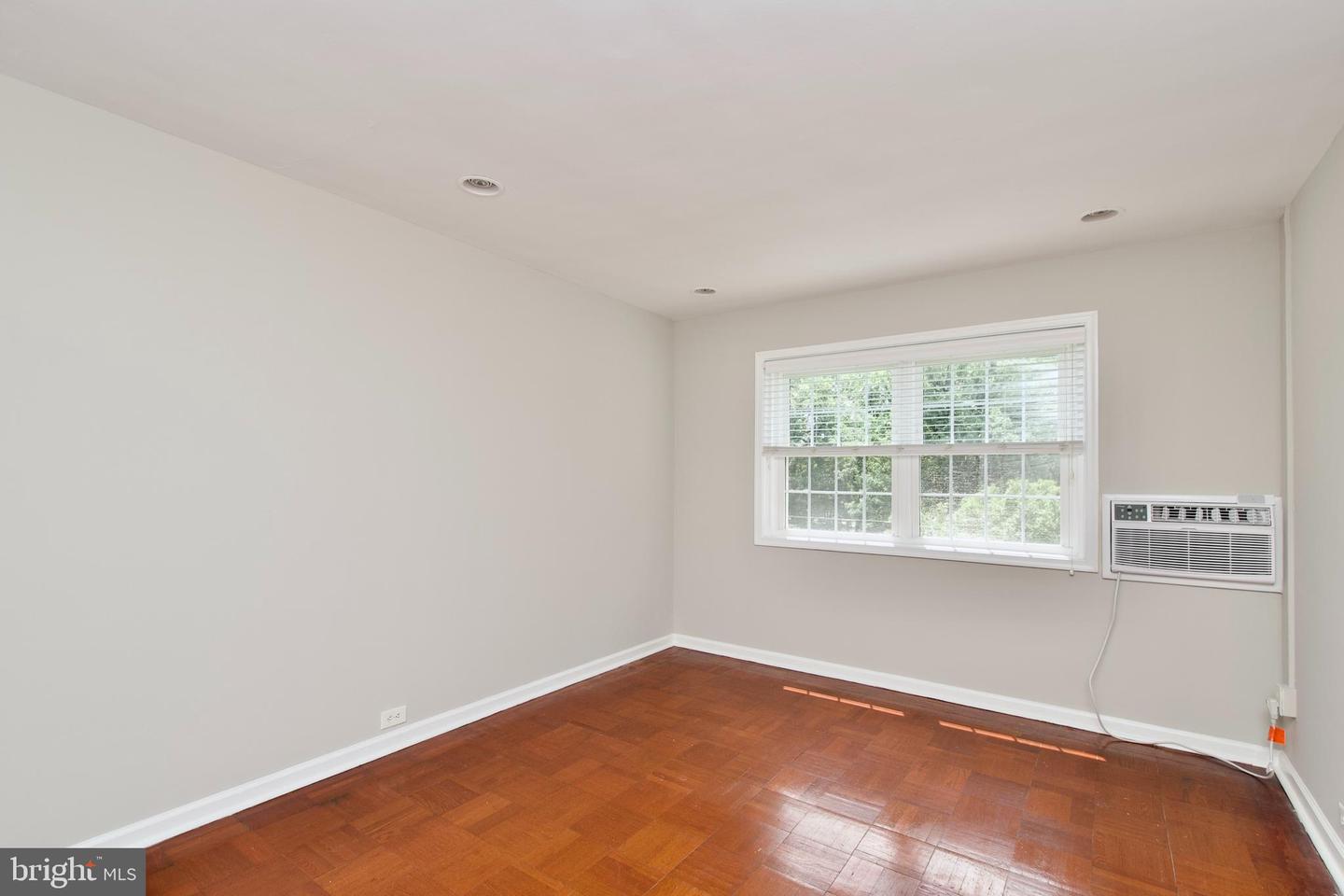 3106 RAVENSWORTH PL, ALEXANDRIA, Virginia 22302, 2 Bedrooms Bedrooms, ,1 BathroomBathrooms,Residential,For sale,3106 RAVENSWORTH PL,VAAX2043340 MLS # VAAX2043340