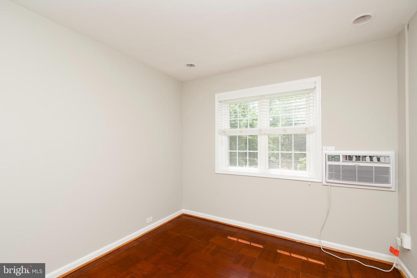 3106 RAVENSWORTH PL, ALEXANDRIA, Virginia 22302, 2 Bedrooms Bedrooms, ,1 BathroomBathrooms,Residential,For sale,3106 RAVENSWORTH PL,VAAX2043340 MLS # VAAX2043340