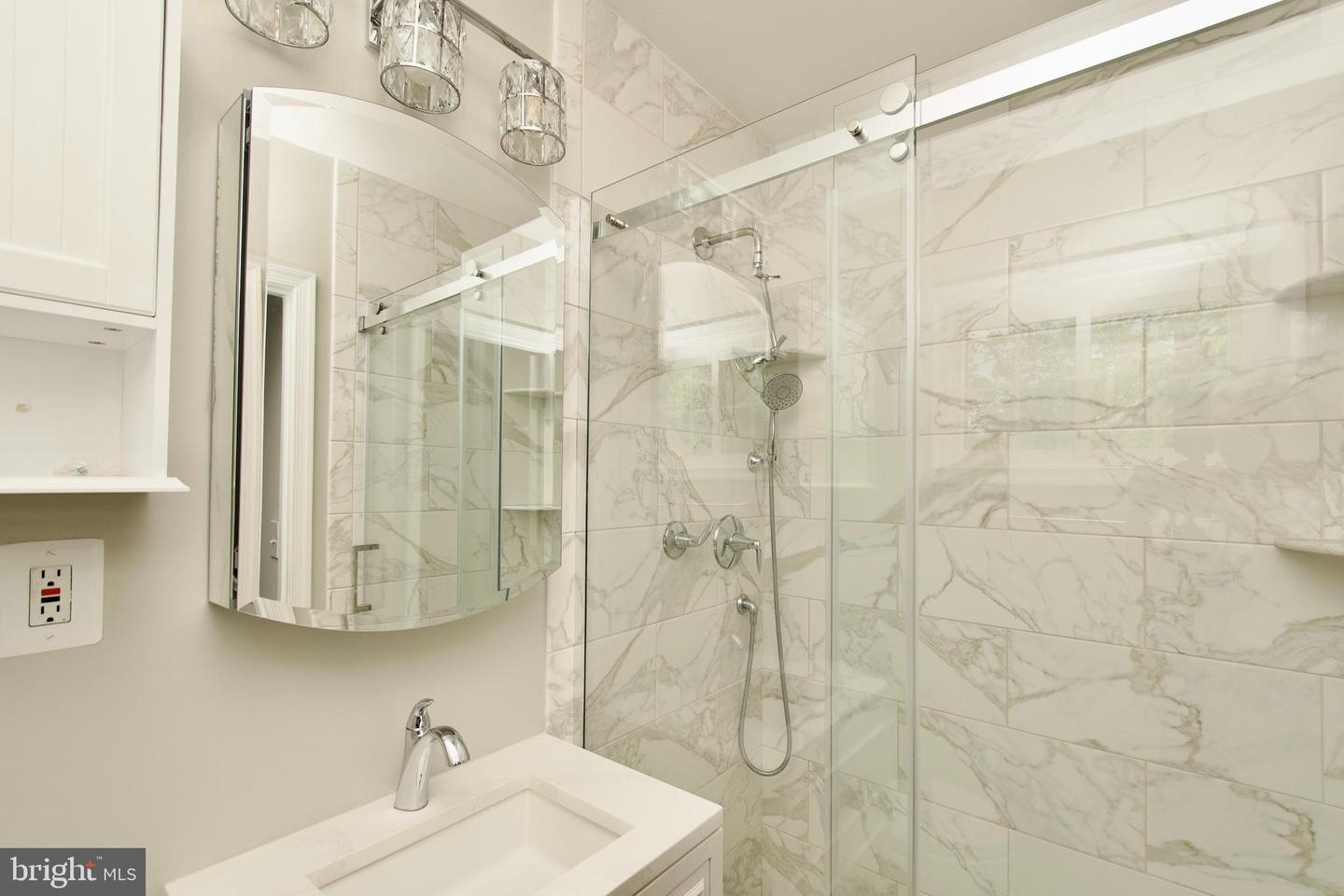 3106 RAVENSWORTH PL, ALEXANDRIA, Virginia 22302, 2 Bedrooms Bedrooms, ,1 BathroomBathrooms,Residential,For sale,3106 RAVENSWORTH PL,VAAX2043340 MLS # VAAX2043340
