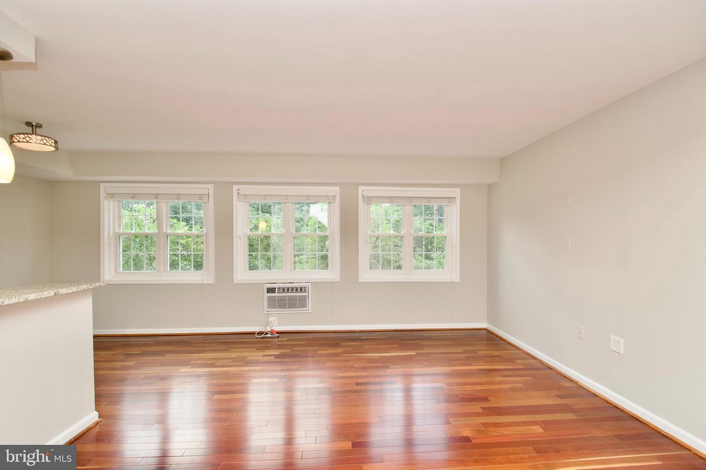3106 RAVENSWORTH PL, ALEXANDRIA, Virginia 22302, 2 Bedrooms Bedrooms, ,1 BathroomBathrooms,Residential,For sale,3106 RAVENSWORTH PL,VAAX2043340 MLS # VAAX2043340