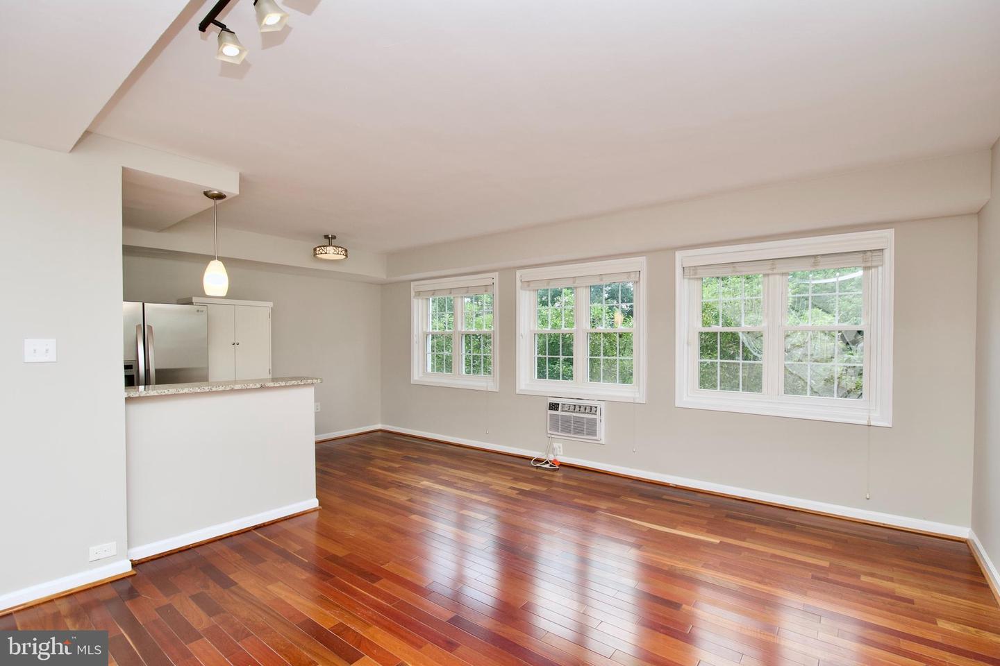 3106 RAVENSWORTH PL, ALEXANDRIA, Virginia 22302, 2 Bedrooms Bedrooms, ,1 BathroomBathrooms,Residential,For sale,3106 RAVENSWORTH PL,VAAX2043340 MLS # VAAX2043340