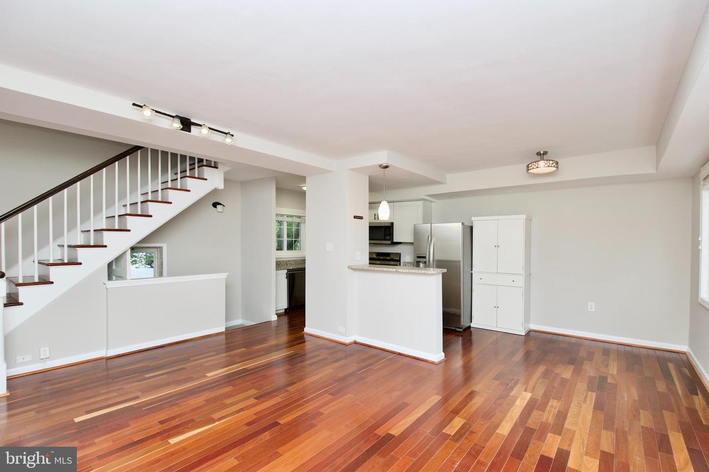 3106 RAVENSWORTH PL, ALEXANDRIA, Virginia 22302, 2 Bedrooms Bedrooms, ,1 BathroomBathrooms,Residential,For sale,3106 RAVENSWORTH PL,VAAX2043340 MLS # VAAX2043340
