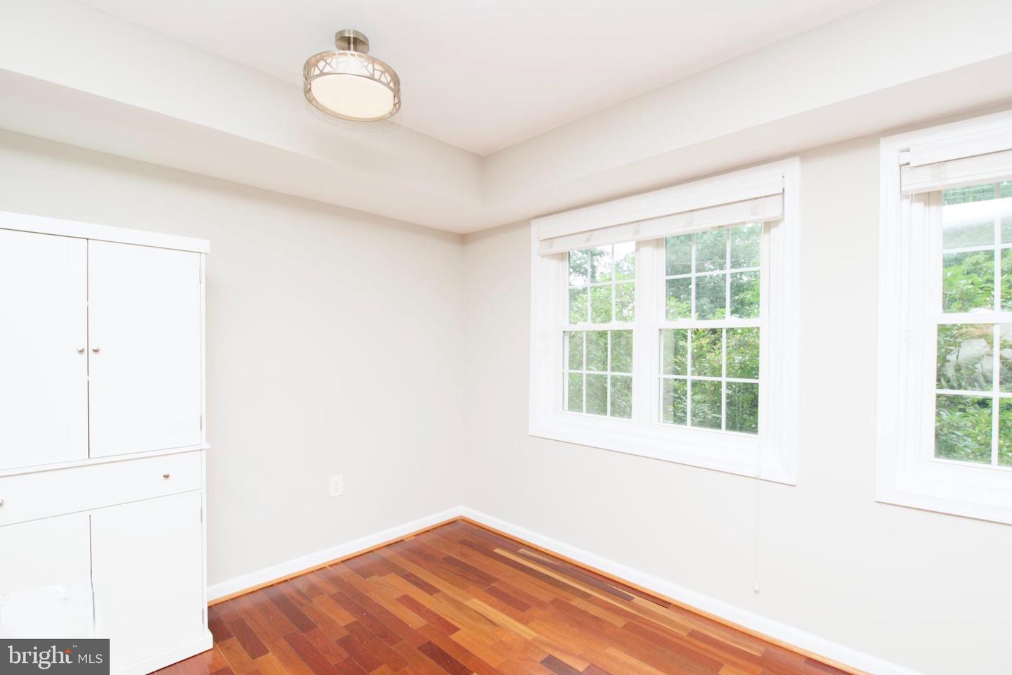 3106 RAVENSWORTH PL, ALEXANDRIA, Virginia 22302, 2 Bedrooms Bedrooms, ,1 BathroomBathrooms,Residential,For sale,3106 RAVENSWORTH PL,VAAX2043340 MLS # VAAX2043340