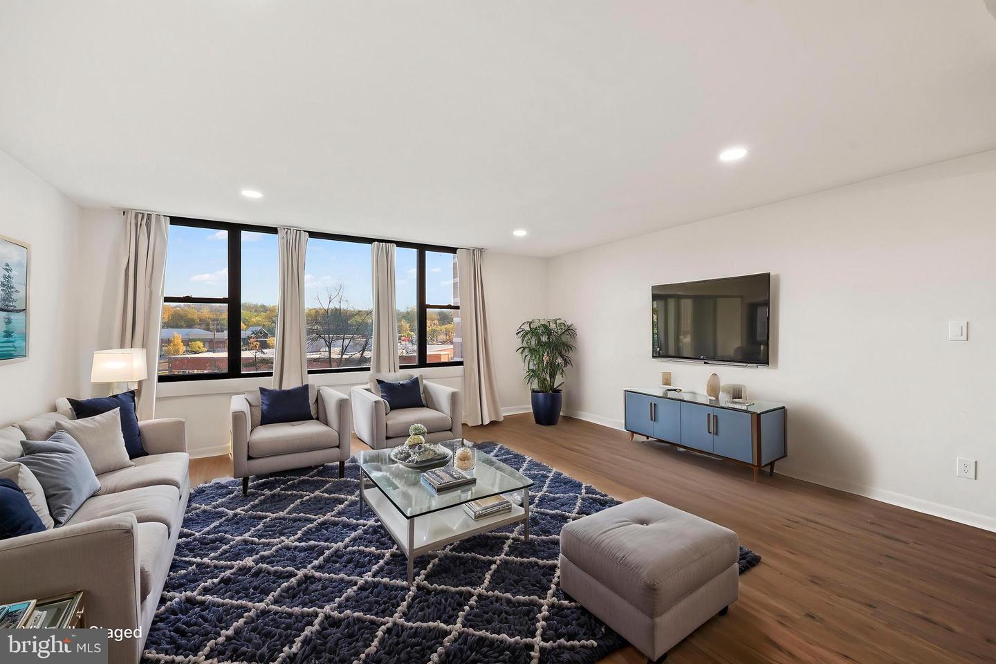 4600 DUKE ST #723, ALEXANDRIA, Virginia 22304, 2 Bedrooms Bedrooms, ,1 BathroomBathrooms,Residential,For sale,4600 DUKE ST #723,VAAX2043748 MLS # VAAX2043748