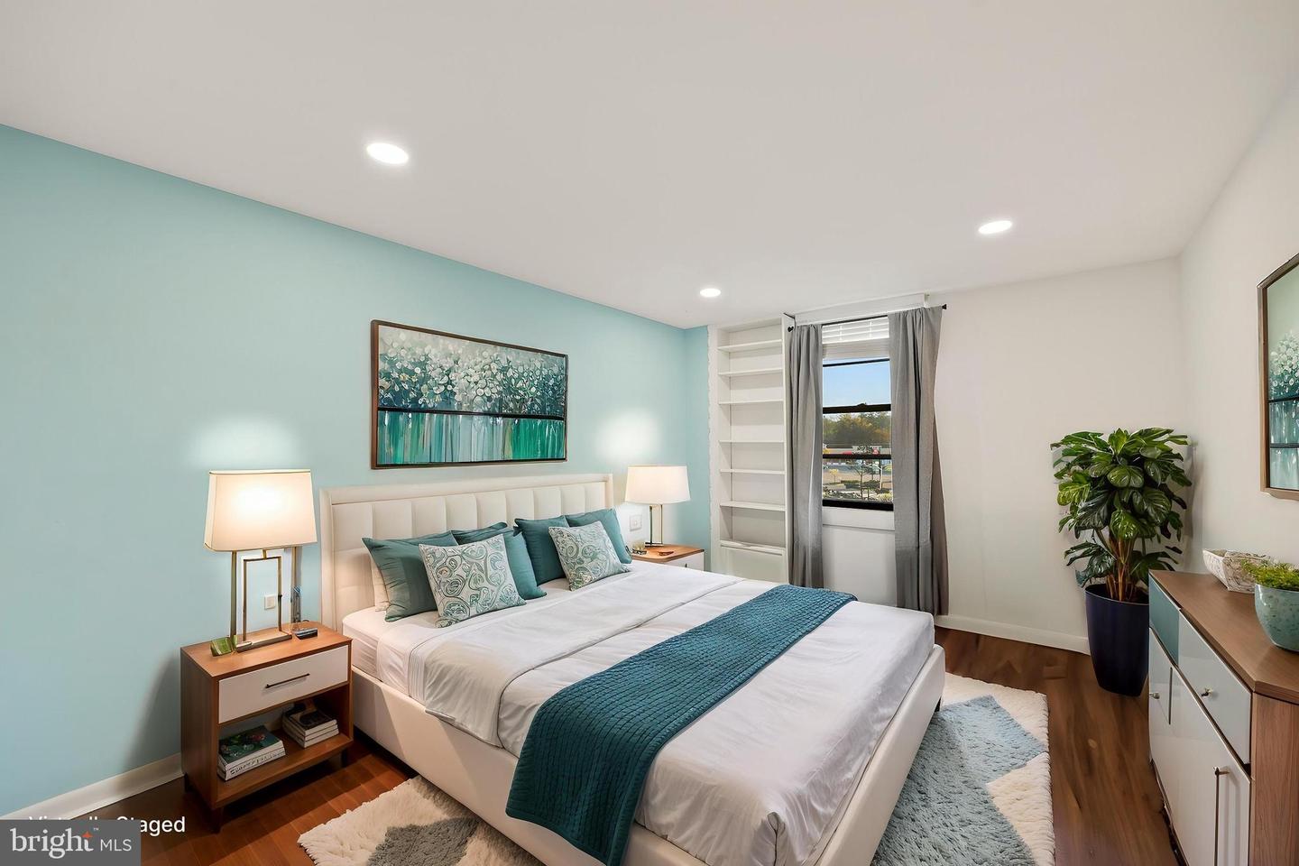 4600 DUKE ST #723, ALEXANDRIA, Virginia 22304, 2 Bedrooms Bedrooms, ,1 BathroomBathrooms,Residential,For sale,4600 DUKE ST #723,VAAX2043748 MLS # VAAX2043748