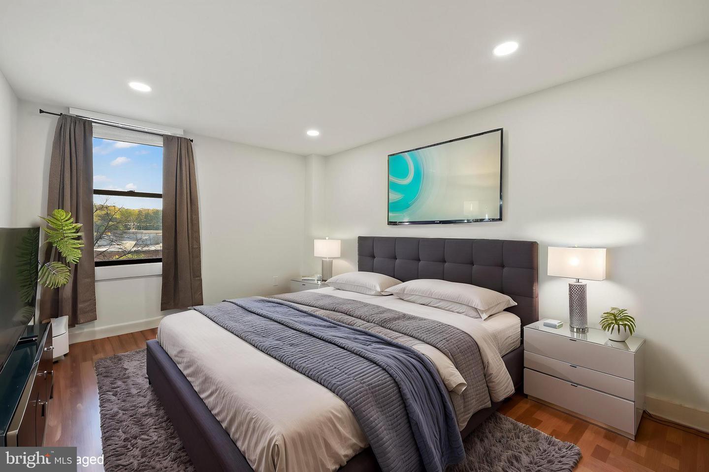 4600 DUKE ST #723, ALEXANDRIA, Virginia 22304, 2 Bedrooms Bedrooms, ,1 BathroomBathrooms,Residential,For sale,4600 DUKE ST #723,VAAX2043748 MLS # VAAX2043748