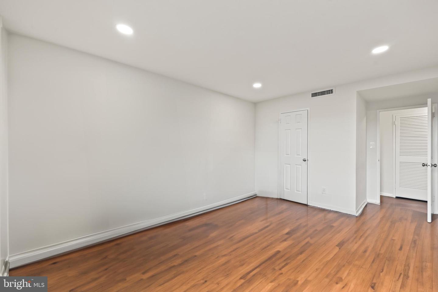 4600 DUKE ST #723, ALEXANDRIA, Virginia 22304, 2 Bedrooms Bedrooms, ,1 BathroomBathrooms,Residential,For sale,4600 DUKE ST #723,VAAX2043748 MLS # VAAX2043748