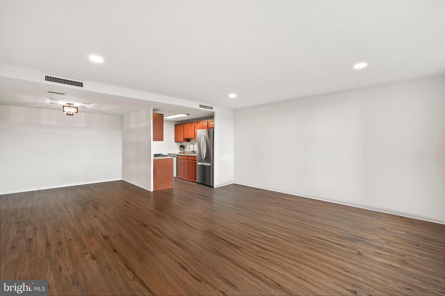 4600 DUKE ST #723, ALEXANDRIA, Virginia 22304, 2 Bedrooms Bedrooms, ,1 BathroomBathrooms,Residential,For sale,4600 DUKE ST #723,VAAX2043748 MLS # VAAX2043748