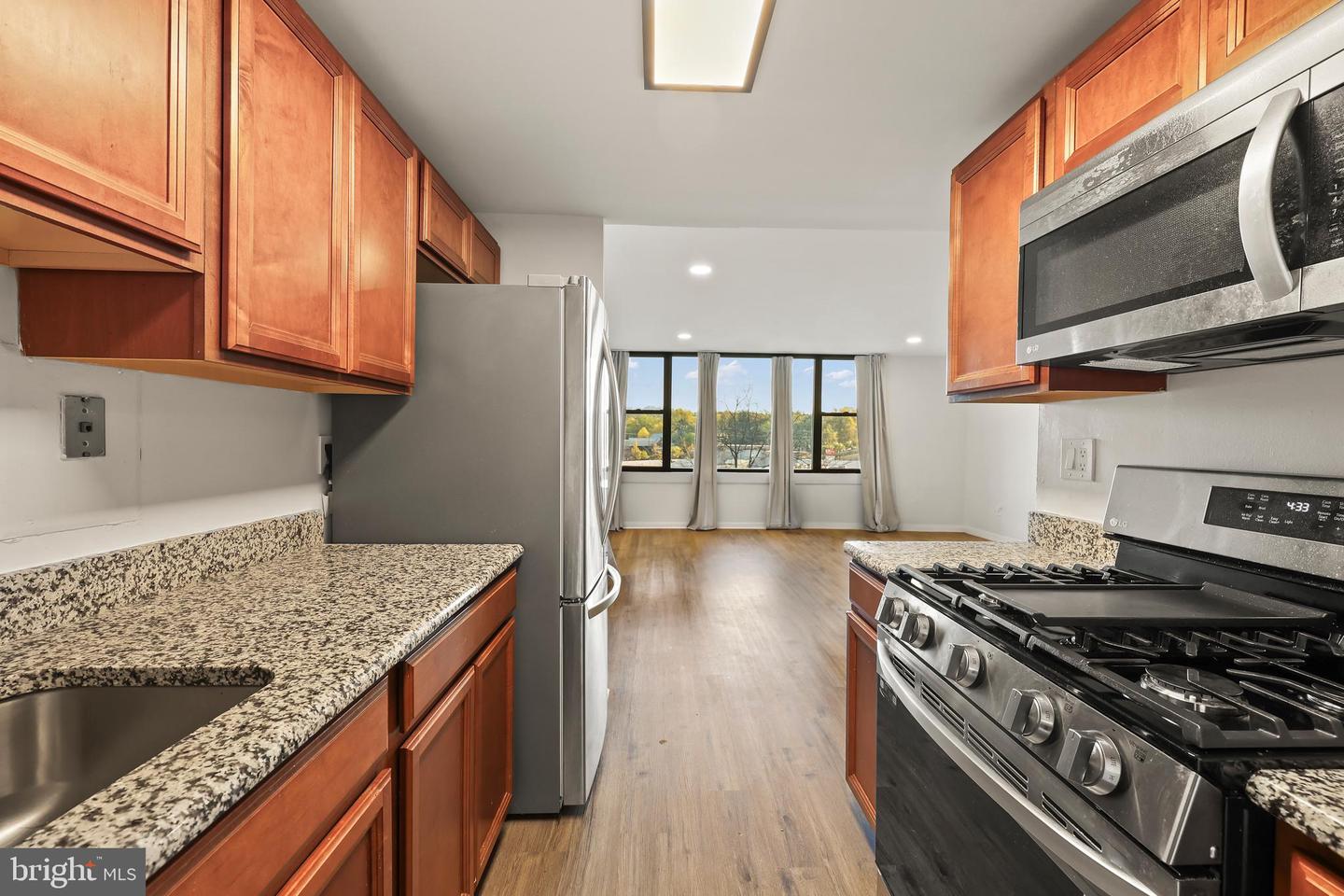 4600 DUKE ST #723, ALEXANDRIA, Virginia 22304, 2 Bedrooms Bedrooms, ,1 BathroomBathrooms,Residential,For sale,4600 DUKE ST #723,VAAX2043748 MLS # VAAX2043748