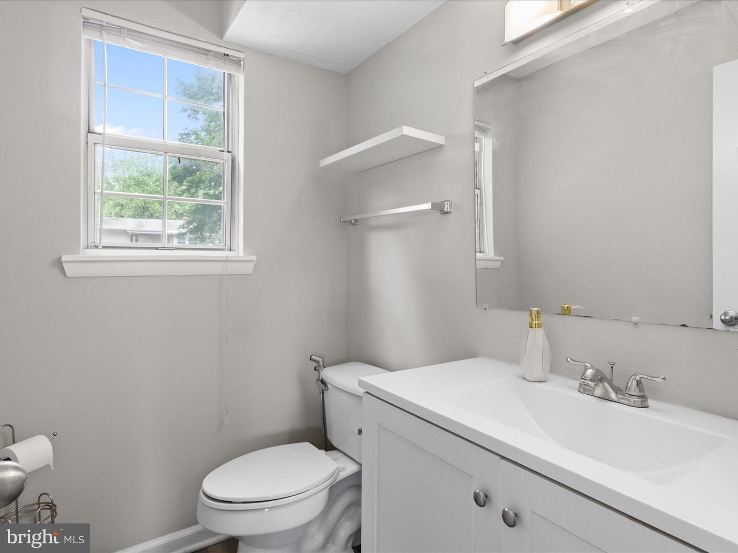 4788 KELLY RD, WOODBRIDGE, Virginia 22193, 5 Bedrooms Bedrooms, ,3 BathroomsBathrooms,Residential,For sale,4788 KELLY RD,VAPW2093722 MLS # VAPW2093722