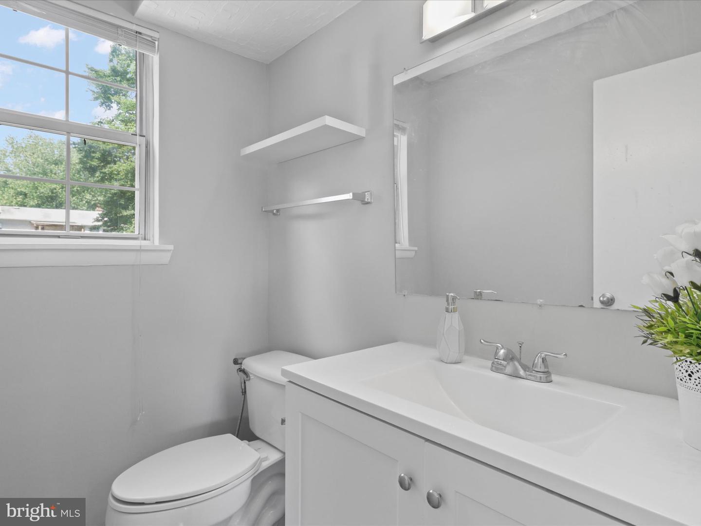 4788 KELLY RD, WOODBRIDGE, Virginia 22193, 5 Bedrooms Bedrooms, ,3 BathroomsBathrooms,Residential,For sale,4788 KELLY RD,VAPW2093722 MLS # VAPW2093722