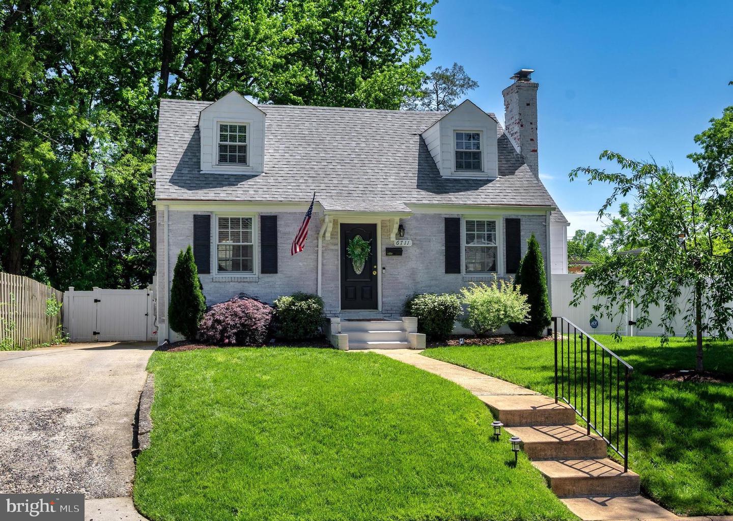 6711 FARRAGUT AVE, FALLS CHURCH, Virginia 22042, 3 Bedrooms Bedrooms, ,2 BathroomsBathrooms,Residential,For sale,6711 FARRAGUT AVE,VAFX2240258 MLS # VAFX2240258