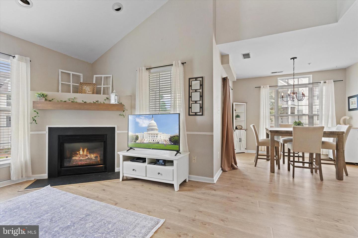 25280 LAKE SHORE SQ #205, CHANTILLY, Virginia 20152, 2 Bedrooms Bedrooms, ,1 BathroomBathrooms,Residential,For sale,25280 LAKE SHORE SQ #205,VALO2098844 MLS # VALO2098844
