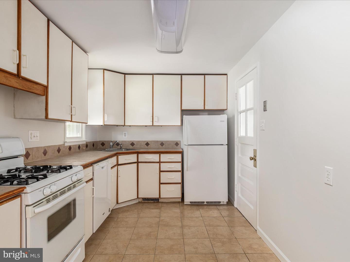 912 GRANT ST, HERNDON, Virginia 20170, 3 Bedrooms Bedrooms, ,2 BathroomsBathrooms,Residential,For sale,912 GRANT ST,VAFX2246026 MLS # VAFX2246026