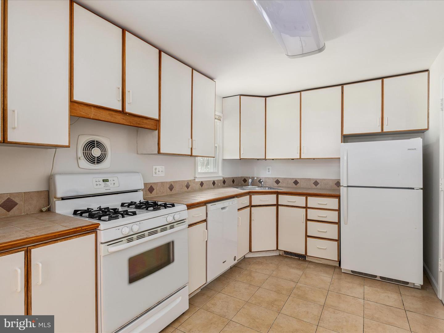 912 GRANT ST, HERNDON, Virginia 20170, 3 Bedrooms Bedrooms, ,2 BathroomsBathrooms,Residential,For sale,912 GRANT ST,VAFX2246026 MLS # VAFX2246026