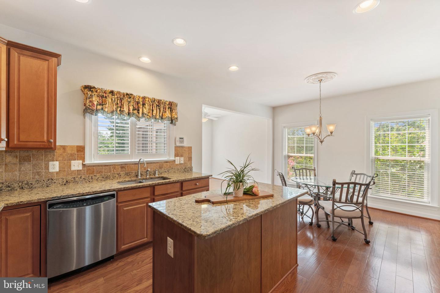 6076 POPES CREEK PL, HAYMARKET, Virginia 20169, 3 Bedrooms Bedrooms, ,3 BathroomsBathrooms,Residential,For sale,6076 POPES CREEK PL,VAPW2096978 MLS # VAPW2096978