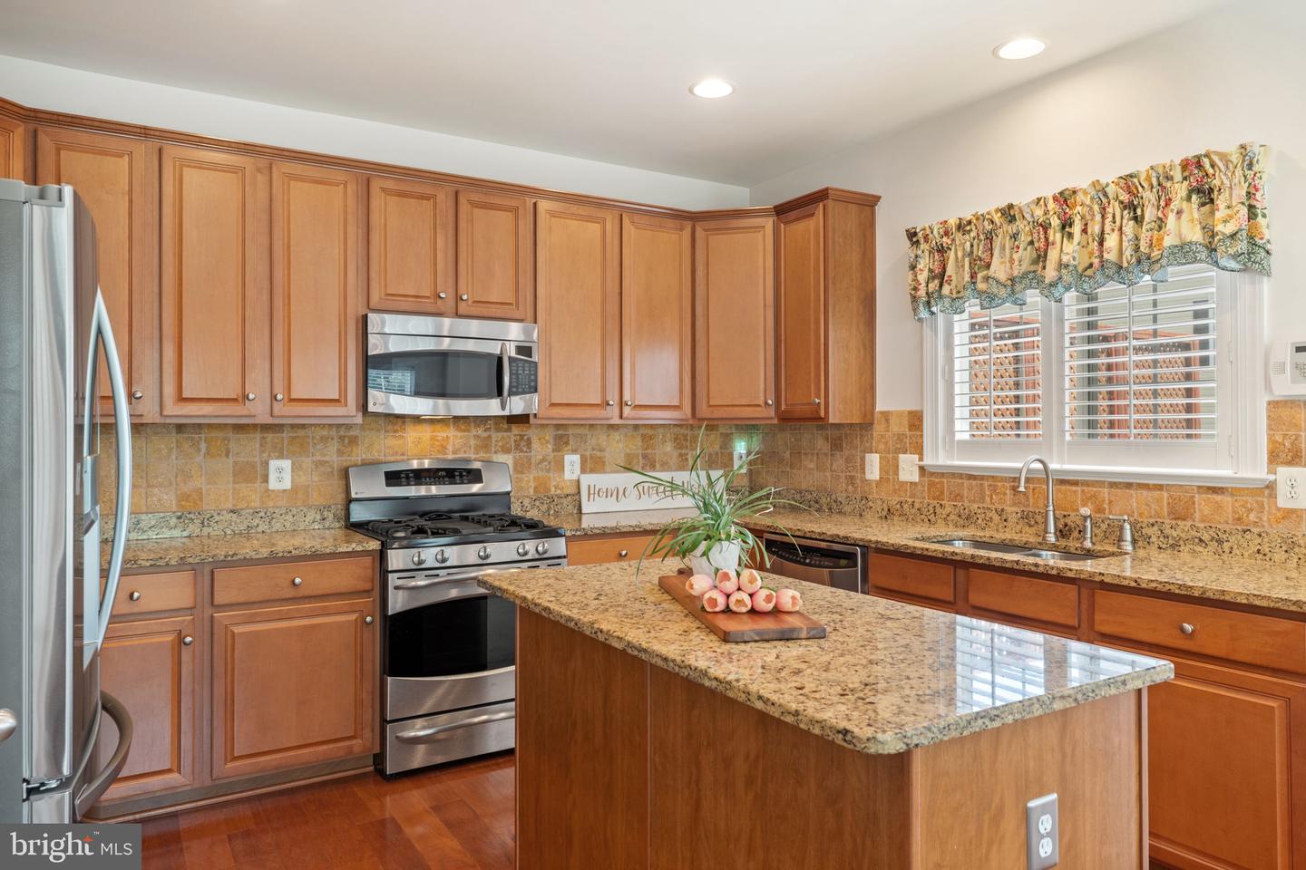 6076 POPES CREEK PL, HAYMARKET, Virginia 20169, 3 Bedrooms Bedrooms, ,3 BathroomsBathrooms,Residential,For sale,6076 POPES CREEK PL,VAPW2096978 MLS # VAPW2096978