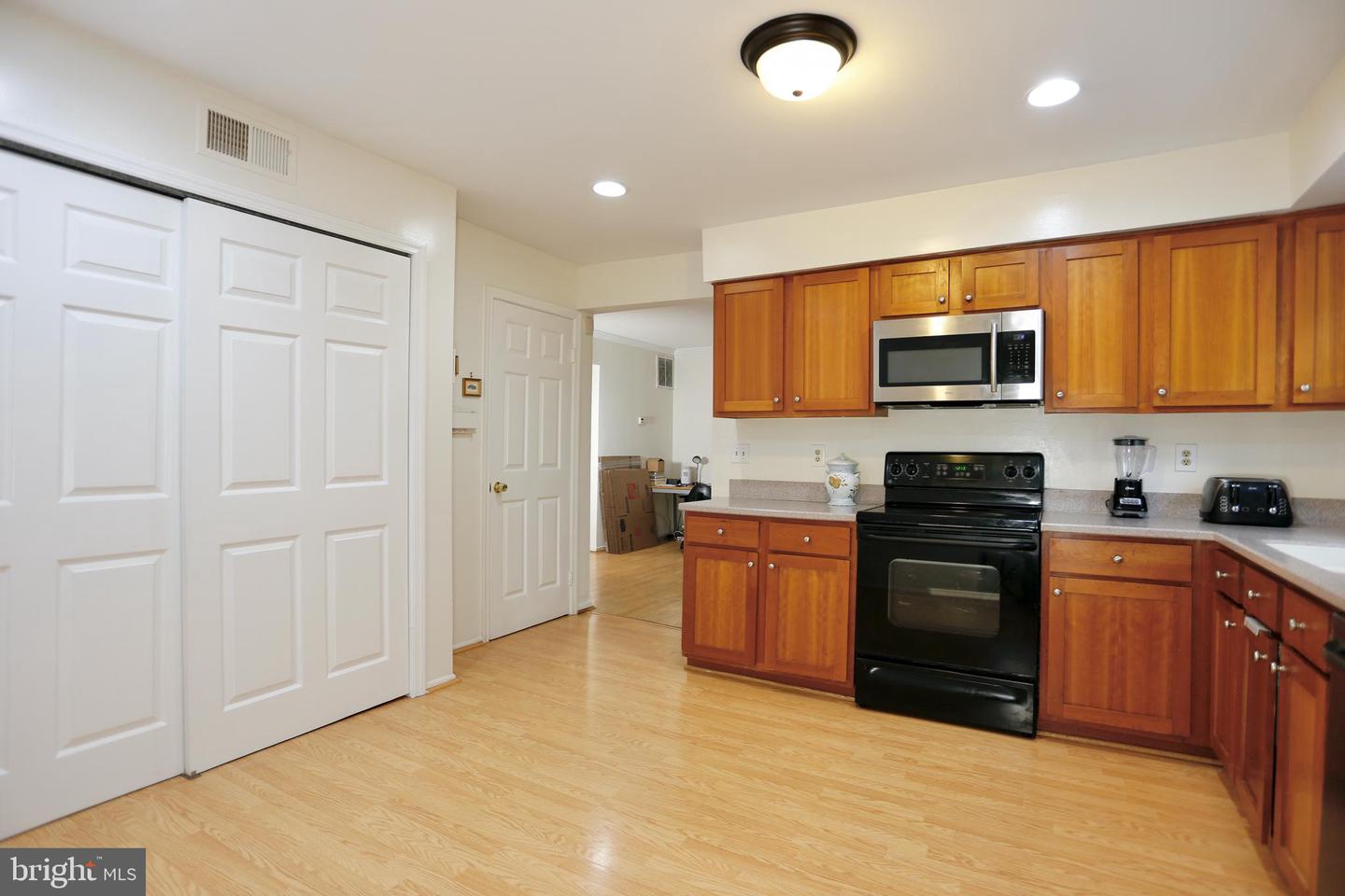 10731 BEAR OAK CT, BURKE, Virginia 22015, 5 Bedrooms Bedrooms, ,4 BathroomsBathrooms,Residential,For sale,10731 BEAR OAK CT,VAFX2247916 MLS # VAFX2247916