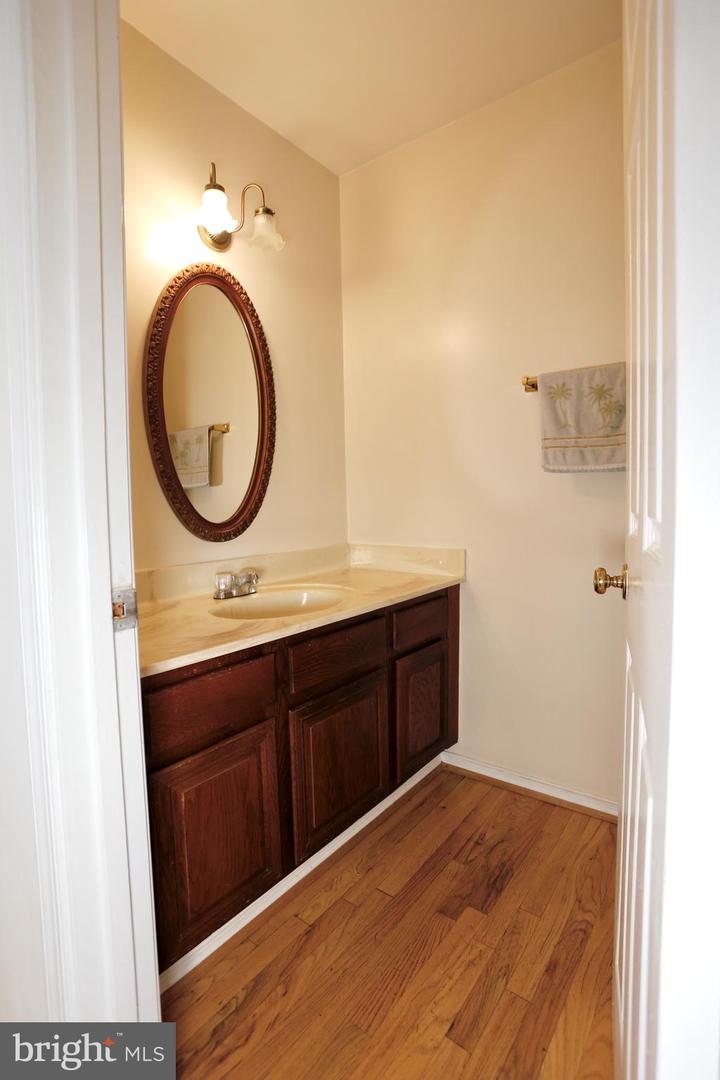 10731 BEAR OAK CT, BURKE, Virginia 22015, 5 Bedrooms Bedrooms, ,4 BathroomsBathrooms,Residential,For sale,10731 BEAR OAK CT,VAFX2247916 MLS # VAFX2247916