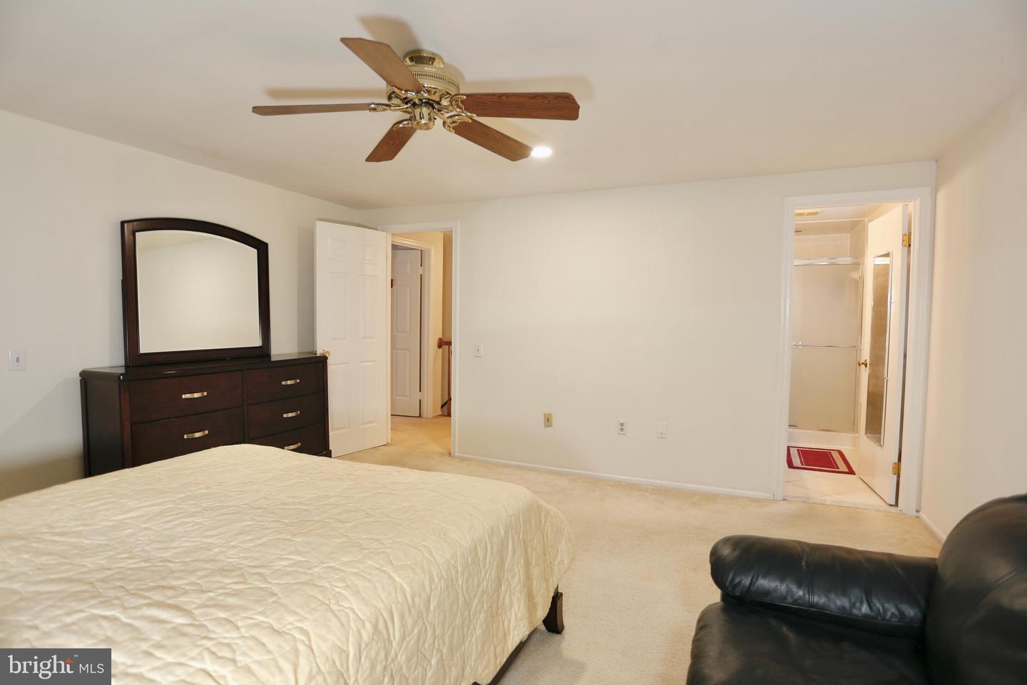 10731 BEAR OAK CT, BURKE, Virginia 22015, 5 Bedrooms Bedrooms, ,4 BathroomsBathrooms,Residential,For sale,10731 BEAR OAK CT,VAFX2247916 MLS # VAFX2247916
