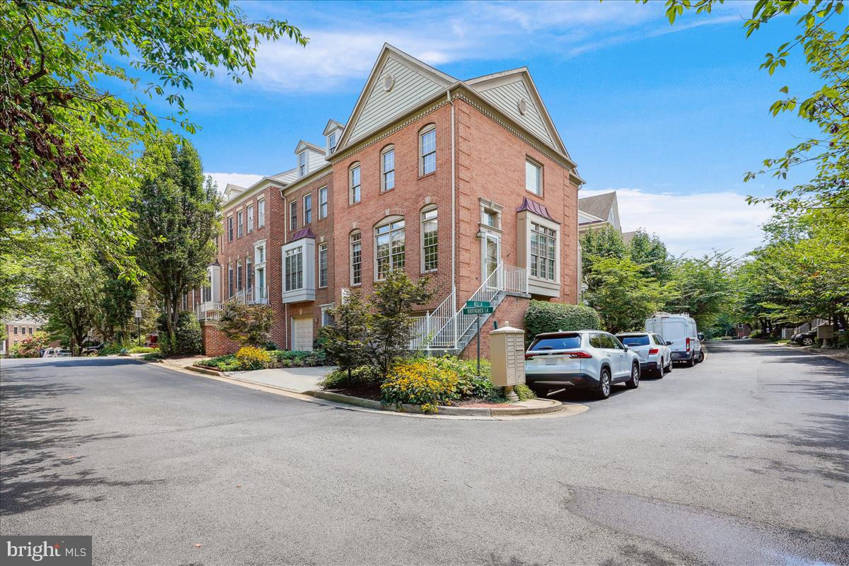 4692 KIRKPATRICK LN, ALEXANDRIA, Virginia 22311, 3 Bedrooms Bedrooms, ,3 BathroomsBathrooms,Residential,For sale,4692 KIRKPATRICK LN,VAAX2046966 MLS # VAAX2046966