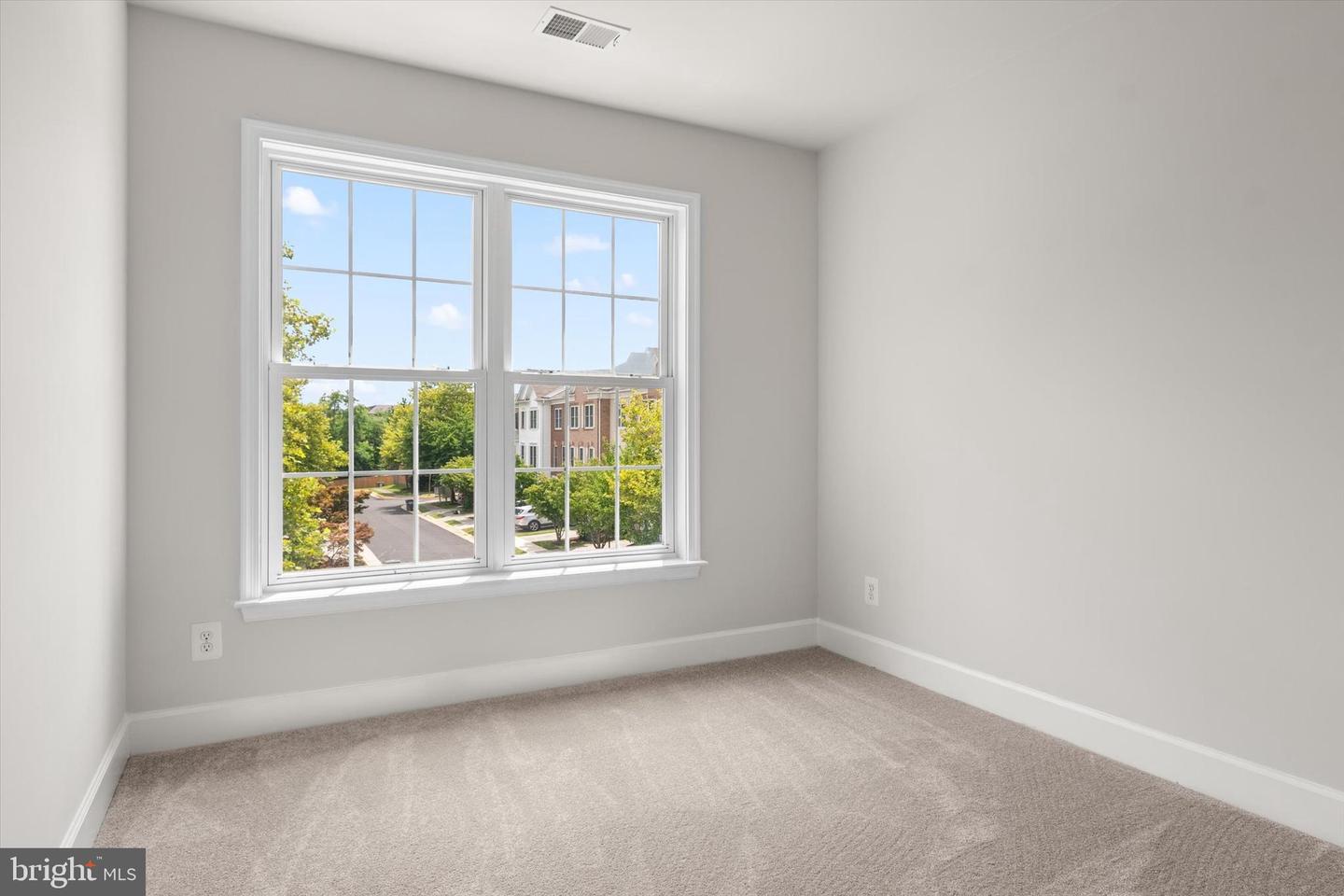 2456 ACORN HOLLOW LN, HERNDON, Virginia 20171, 4 Bedrooms Bedrooms, ,3 BathroomsBathrooms,Residential,For sale,2456 ACORN HOLLOW LN,VAFX2253194 MLS # VAFX2253194