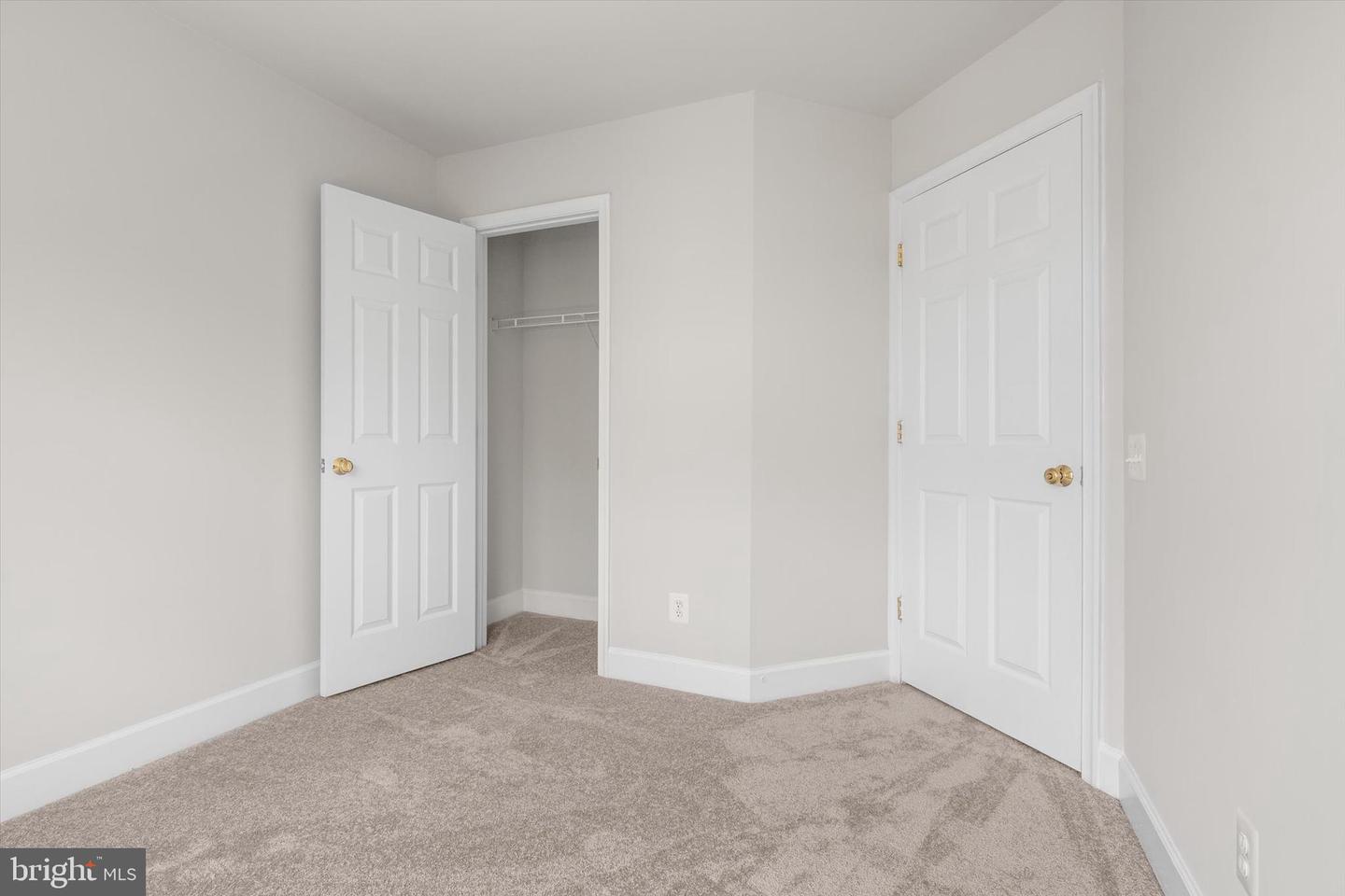 2456 ACORN HOLLOW LN, HERNDON, Virginia 20171, 4 Bedrooms Bedrooms, ,3 BathroomsBathrooms,Residential,For sale,2456 ACORN HOLLOW LN,VAFX2253194 MLS # VAFX2253194