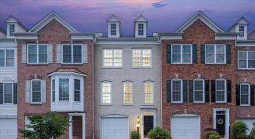 2456 ACORN HOLLOW LN, HERNDON, Virginia 20171, 4 Bedrooms Bedrooms, ,3 BathroomsBathrooms,Residential,For sale,2456 ACORN HOLLOW LN,VAFX2253194 MLS # VAFX2253194