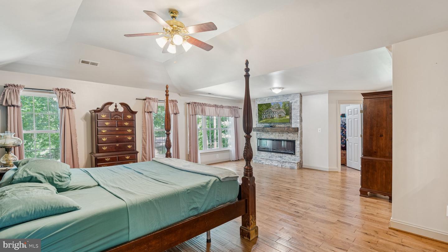 3 KIRKLEY PL, FREDERICKSBURG, Virginia 22406, 5 Bedrooms Bedrooms, ,4 BathroomsBathrooms,Residential,For sale,3 KIRKLEY PL,VAST2040458 MLS # VAST2040458