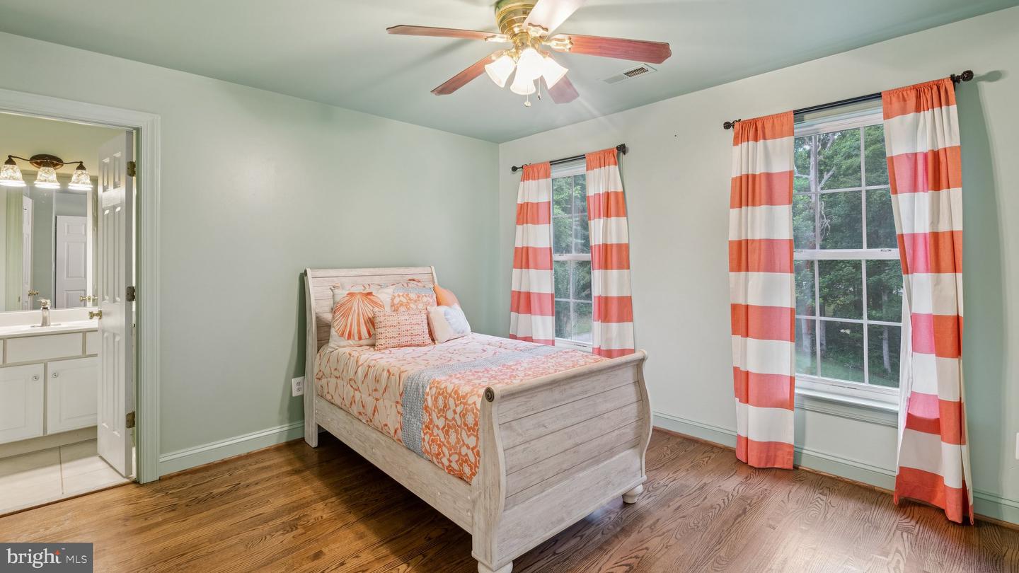 3 KIRKLEY PL, FREDERICKSBURG, Virginia 22406, 5 Bedrooms Bedrooms, ,4 BathroomsBathrooms,Residential,For sale,3 KIRKLEY PL,VAST2040458 MLS # VAST2040458