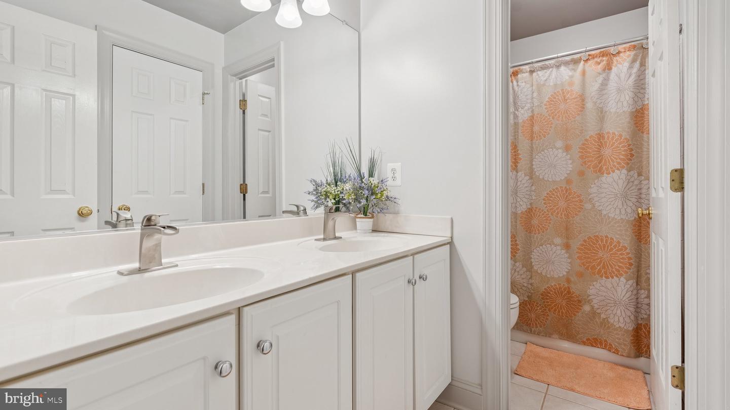 3 KIRKLEY PL, FREDERICKSBURG, Virginia 22406, 5 Bedrooms Bedrooms, ,4 BathroomsBathrooms,Residential,For sale,3 KIRKLEY PL,VAST2040458 MLS # VAST2040458
