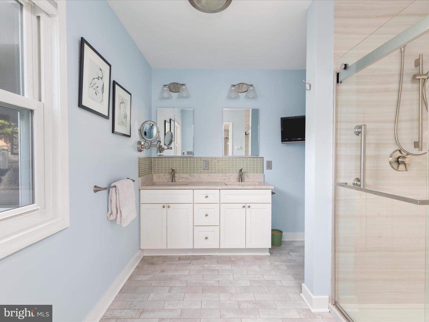 1911 WAYLAND DR, WINCHESTER, Virginia 22601, 2 Bedrooms Bedrooms, ,2 BathroomsBathrooms,Residential,For sale,1911 WAYLAND DR,VAFV2035302 MLS # VAFV2035302