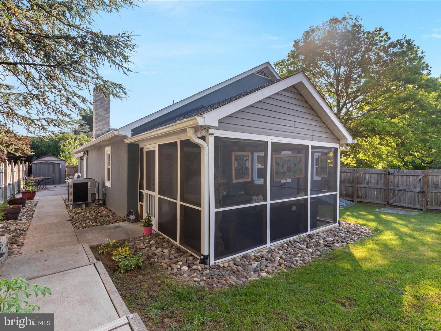 1911 WAYLAND DR, WINCHESTER, Virginia 22601, 2 Bedrooms Bedrooms, ,2 BathroomsBathrooms,Residential,For sale,1911 WAYLAND DR,VAFV2035302 MLS # VAFV2035302