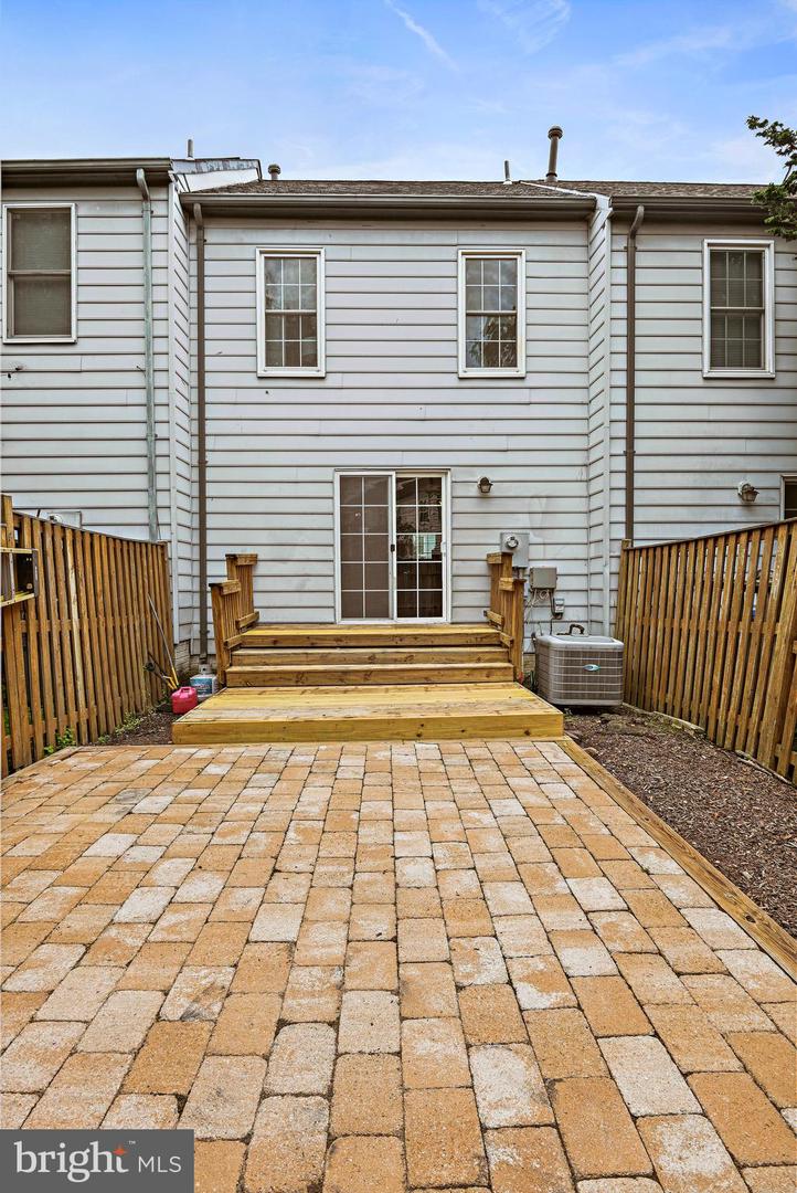 20144 CREW SQ, ASHBURN, Virginia 20147, 2 Bedrooms Bedrooms, ,3 BathroomsBathrooms,Residential,For sale,20144 CREW SQ,VALO2101352 MLS # VALO2101352