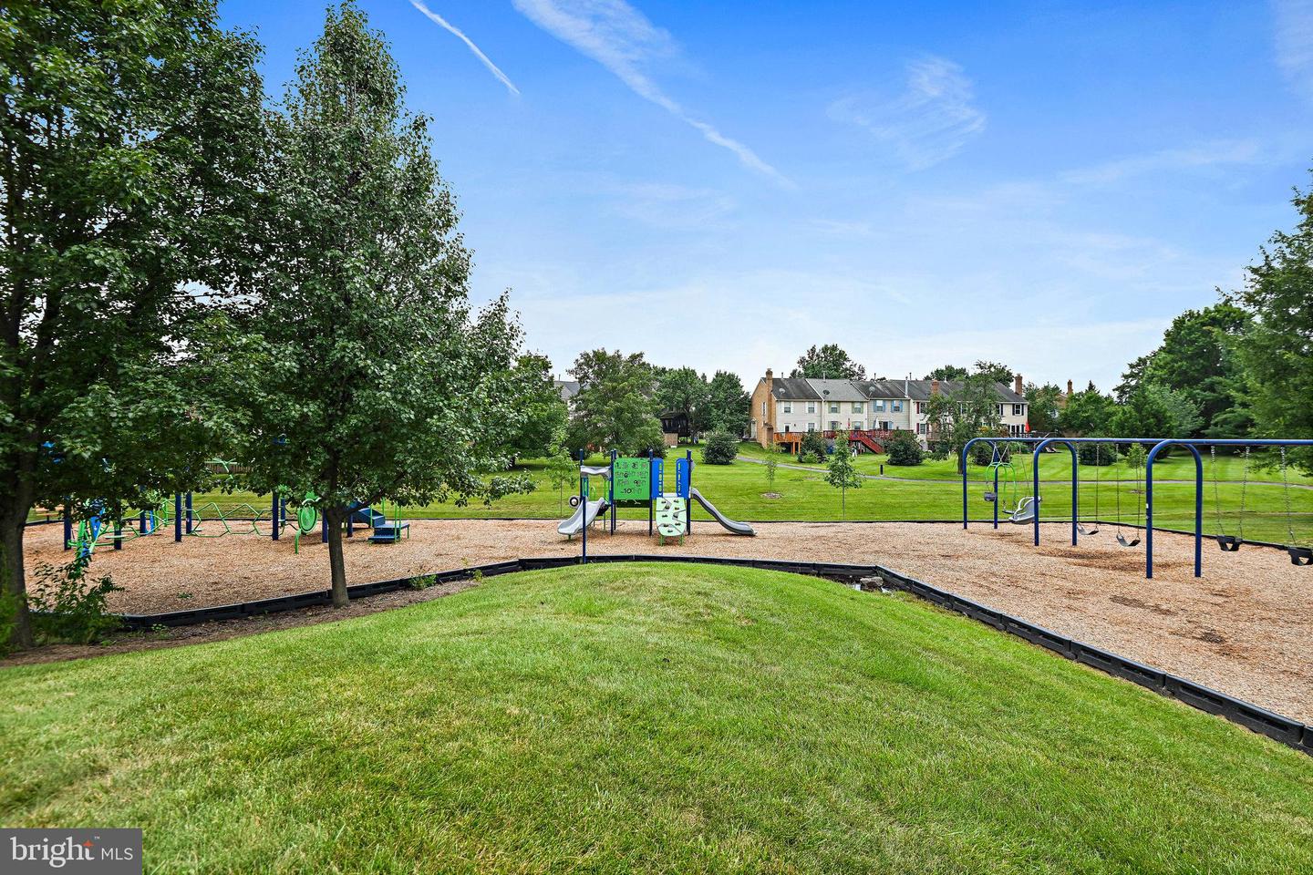 20144 CREW SQ, ASHBURN, Virginia 20147, 2 Bedrooms Bedrooms, ,3 BathroomsBathrooms,Residential,For sale,20144 CREW SQ,VALO2101352 MLS # VALO2101352