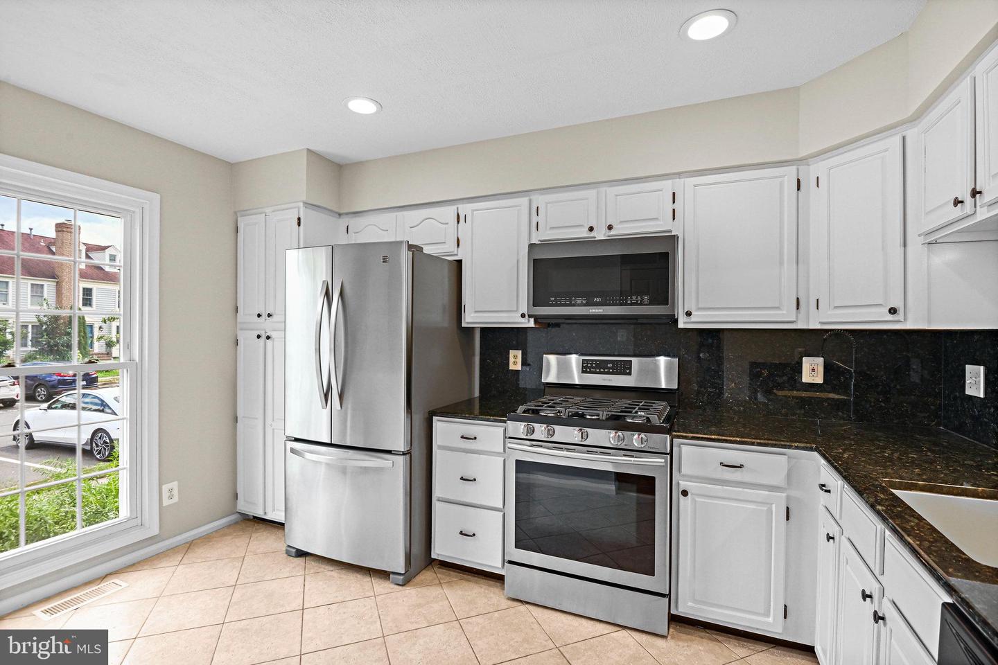 20144 CREW SQ, ASHBURN, Virginia 20147, 2 Bedrooms Bedrooms, ,3 BathroomsBathrooms,Residential,For sale,20144 CREW SQ,VALO2101352 MLS # VALO2101352