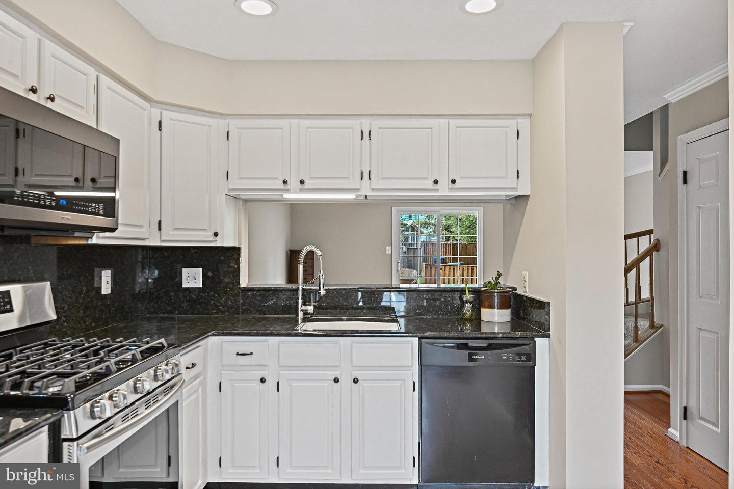 20144 CREW SQ, ASHBURN, Virginia 20147, 2 Bedrooms Bedrooms, ,3 BathroomsBathrooms,Residential,For sale,20144 CREW SQ,VALO2101352 MLS # VALO2101352