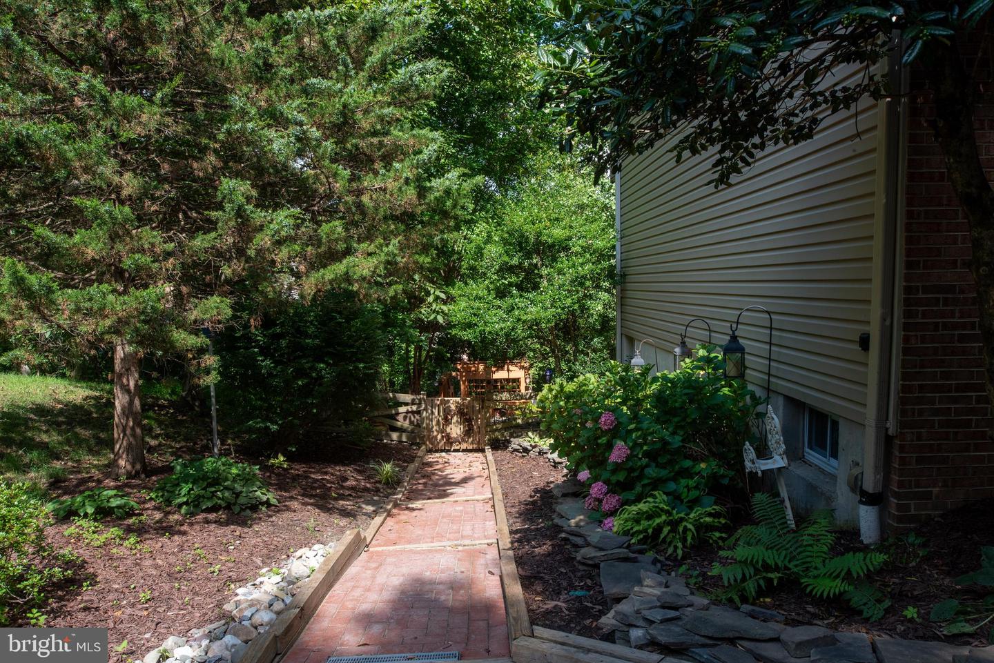 8412 SWEET PINE CT, SPRINGFIELD, Virginia 22153, 5 Bedrooms Bedrooms, ,4 BathroomsBathrooms,Residential,For sale,8412 SWEET PINE CT,VAFX2254322 MLS # VAFX2254322