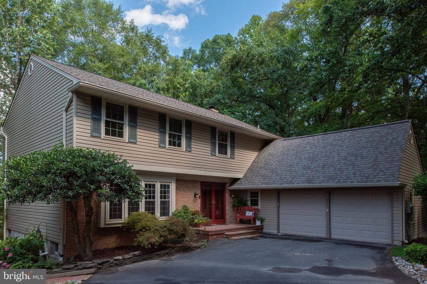 8412 SWEET PINE CT, SPRINGFIELD, Virginia 22153, 5 Bedrooms Bedrooms, ,4 BathroomsBathrooms,Residential,For sale,8412 SWEET PINE CT,VAFX2254322 MLS # VAFX2254322