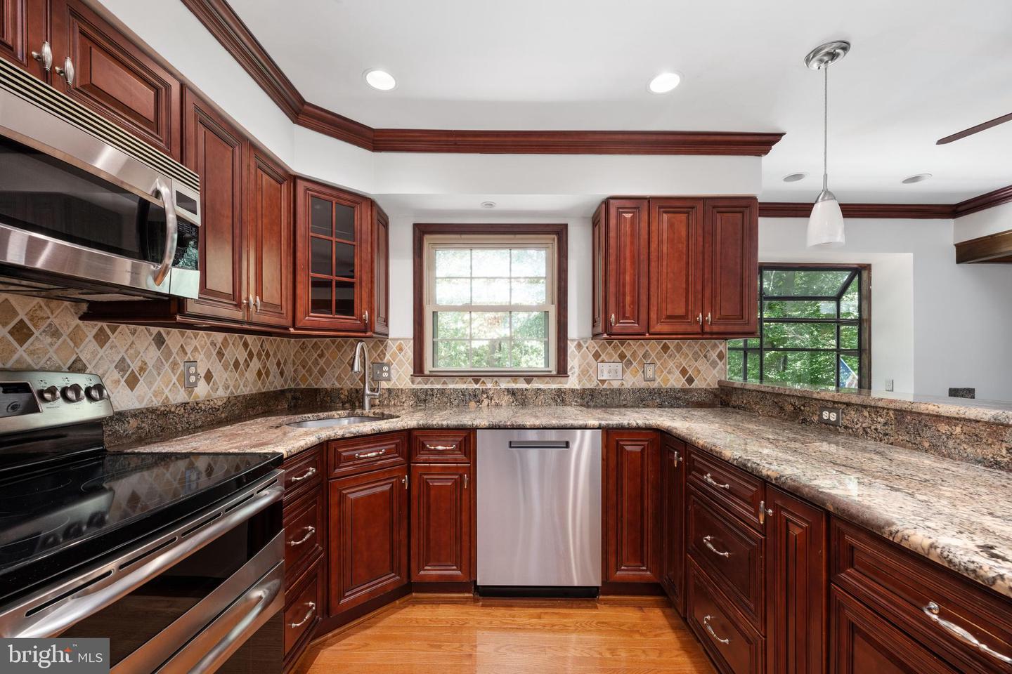8412 SWEET PINE CT, SPRINGFIELD, Virginia 22153, 5 Bedrooms Bedrooms, ,4 BathroomsBathrooms,Residential,For sale,8412 SWEET PINE CT,VAFX2254322 MLS # VAFX2254322