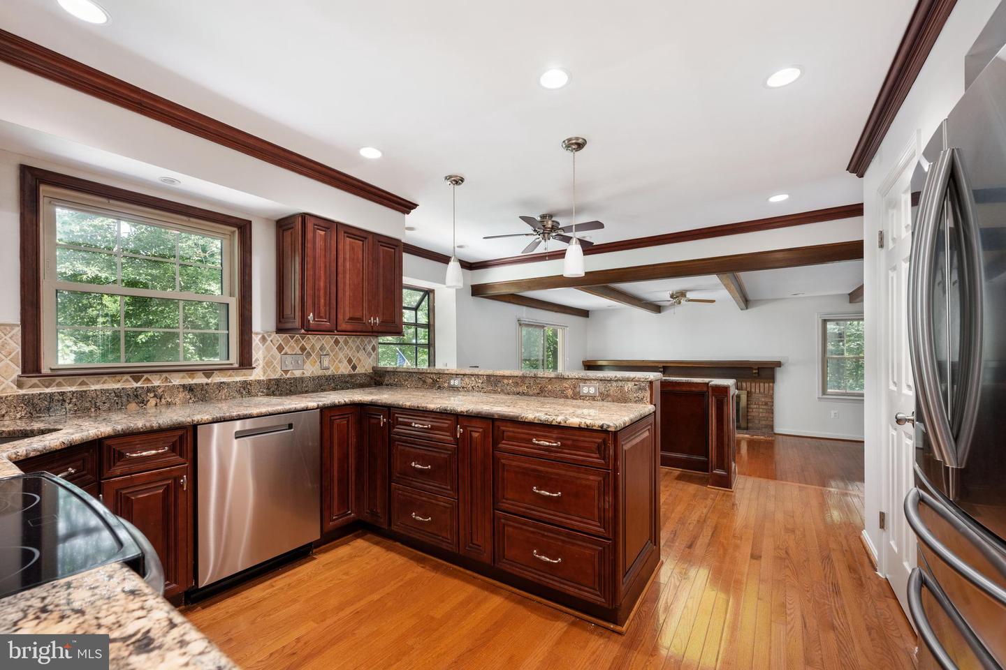 8412 SWEET PINE CT, SPRINGFIELD, Virginia 22153, 5 Bedrooms Bedrooms, ,4 BathroomsBathrooms,Residential,For sale,8412 SWEET PINE CT,VAFX2254322 MLS # VAFX2254322
