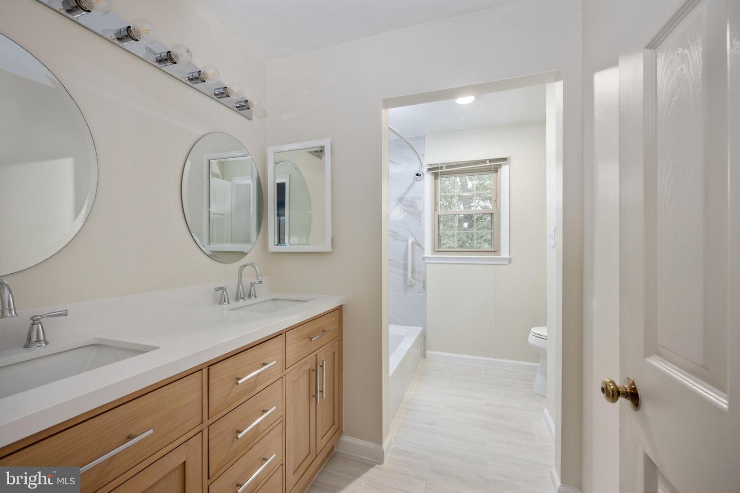 8412 SWEET PINE CT, SPRINGFIELD, Virginia 22153, 5 Bedrooms Bedrooms, ,4 BathroomsBathrooms,Residential,For sale,8412 SWEET PINE CT,VAFX2254322 MLS # VAFX2254322