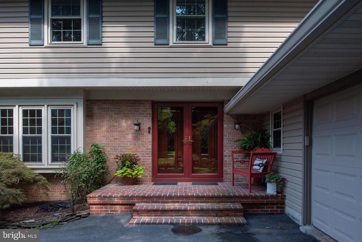 8412 SWEET PINE CT, SPRINGFIELD, Virginia 22153, 5 Bedrooms Bedrooms, ,4 BathroomsBathrooms,Residential,For sale,8412 SWEET PINE CT,VAFX2254322 MLS # VAFX2254322