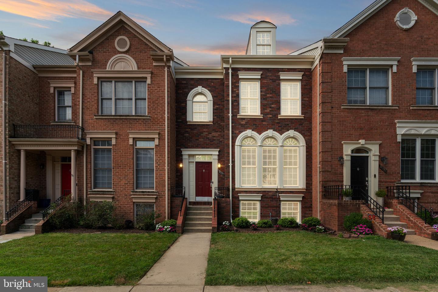 8037 TANWORTH CT, SPRINGFIELD, Virginia 22152, 4 Bedrooms Bedrooms, ,3 BathroomsBathrooms,Residential,For sale,8037 TANWORTH CT,VAFX2254330 MLS # VAFX2254330