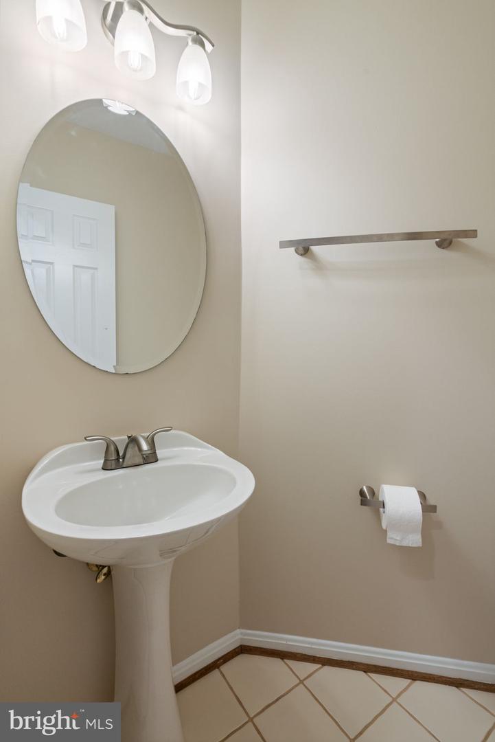8037 TANWORTH CT, SPRINGFIELD, Virginia 22152, 4 Bedrooms Bedrooms, ,3 BathroomsBathrooms,Residential,For sale,8037 TANWORTH CT,VAFX2254330 MLS # VAFX2254330