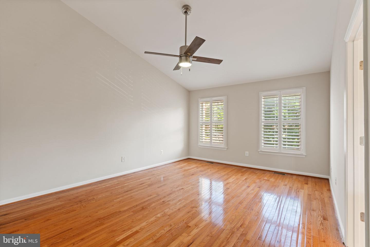 8037 TANWORTH CT, SPRINGFIELD, Virginia 22152, 4 Bedrooms Bedrooms, ,3 BathroomsBathrooms,Residential,For sale,8037 TANWORTH CT,VAFX2254330 MLS # VAFX2254330
