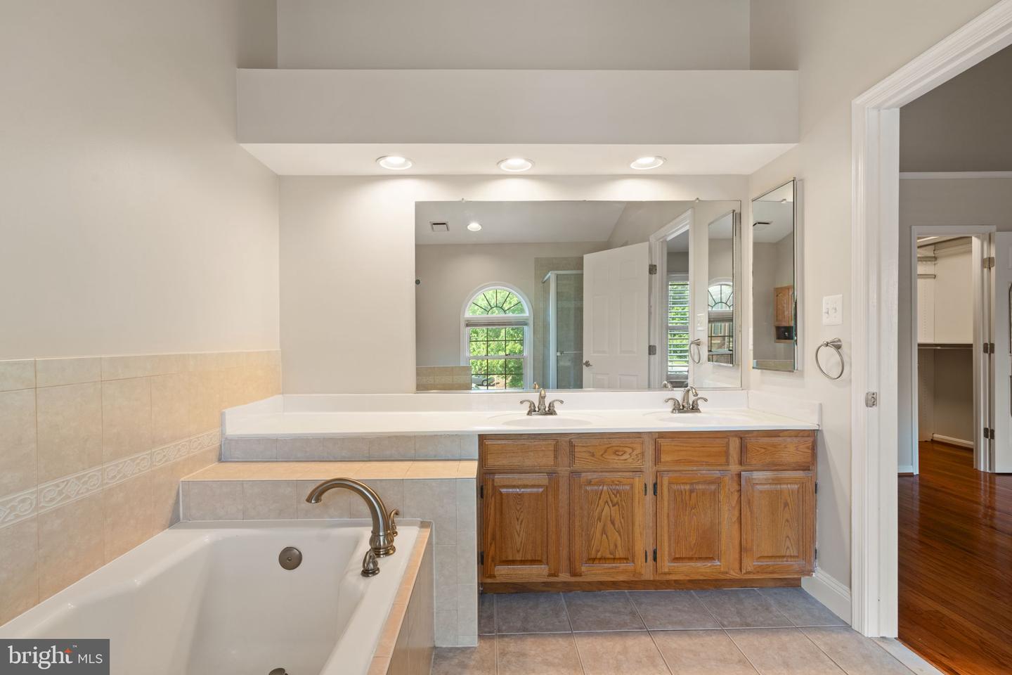8037 TANWORTH CT, SPRINGFIELD, Virginia 22152, 4 Bedrooms Bedrooms, ,3 BathroomsBathrooms,Residential,For sale,8037 TANWORTH CT,VAFX2254330 MLS # VAFX2254330