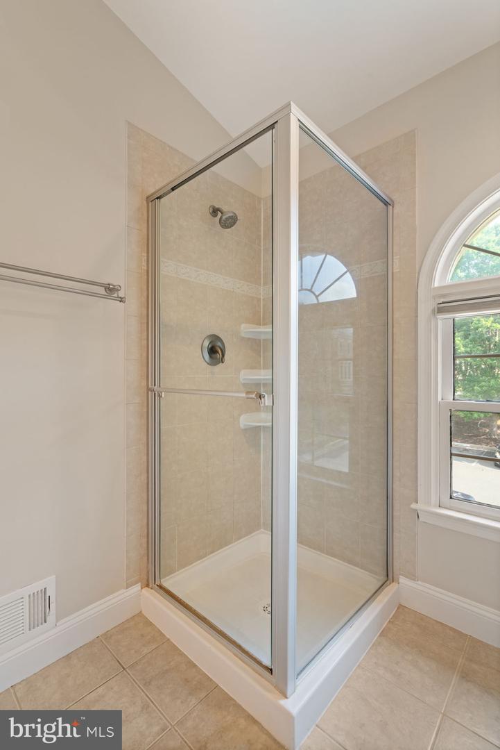 8037 TANWORTH CT, SPRINGFIELD, Virginia 22152, 4 Bedrooms Bedrooms, ,3 BathroomsBathrooms,Residential,For sale,8037 TANWORTH CT,VAFX2254330 MLS # VAFX2254330
