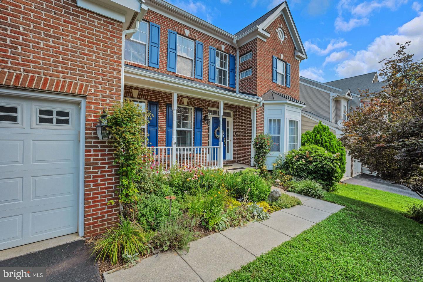 35540 COLLINGTON DR, ROUND HILL, Virginia 20141, 5 Bedrooms Bedrooms, ,3 BathroomsBathrooms,Residential,For sale,35540 COLLINGTON DR,VALO2101198 MLS # VALO2101198