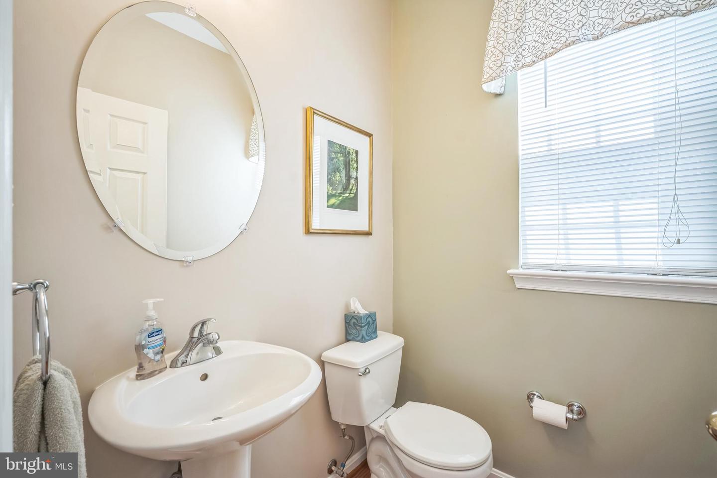 35540 COLLINGTON DR, ROUND HILL, Virginia 20141, 5 Bedrooms Bedrooms, ,3 BathroomsBathrooms,Residential,For sale,35540 COLLINGTON DR,VALO2101198 MLS # VALO2101198